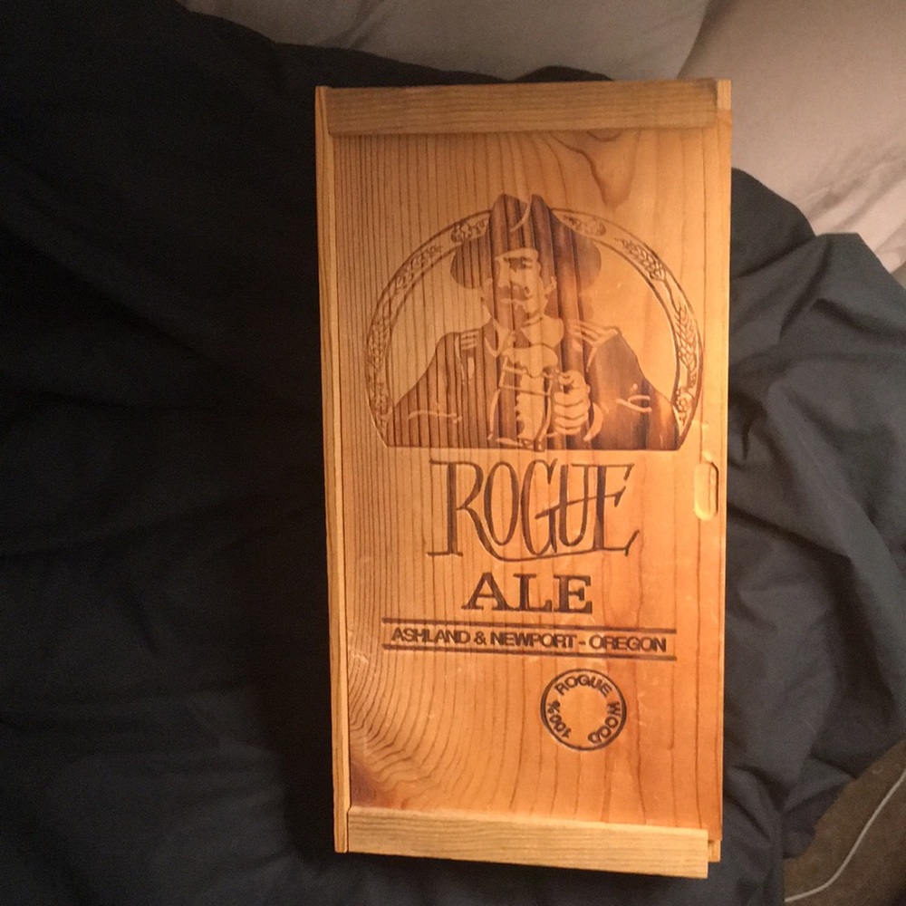 Rogue Ale Brewing collector box beer holder rare